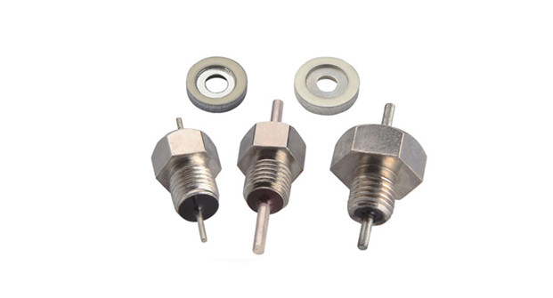 穿心電容的特點及用途